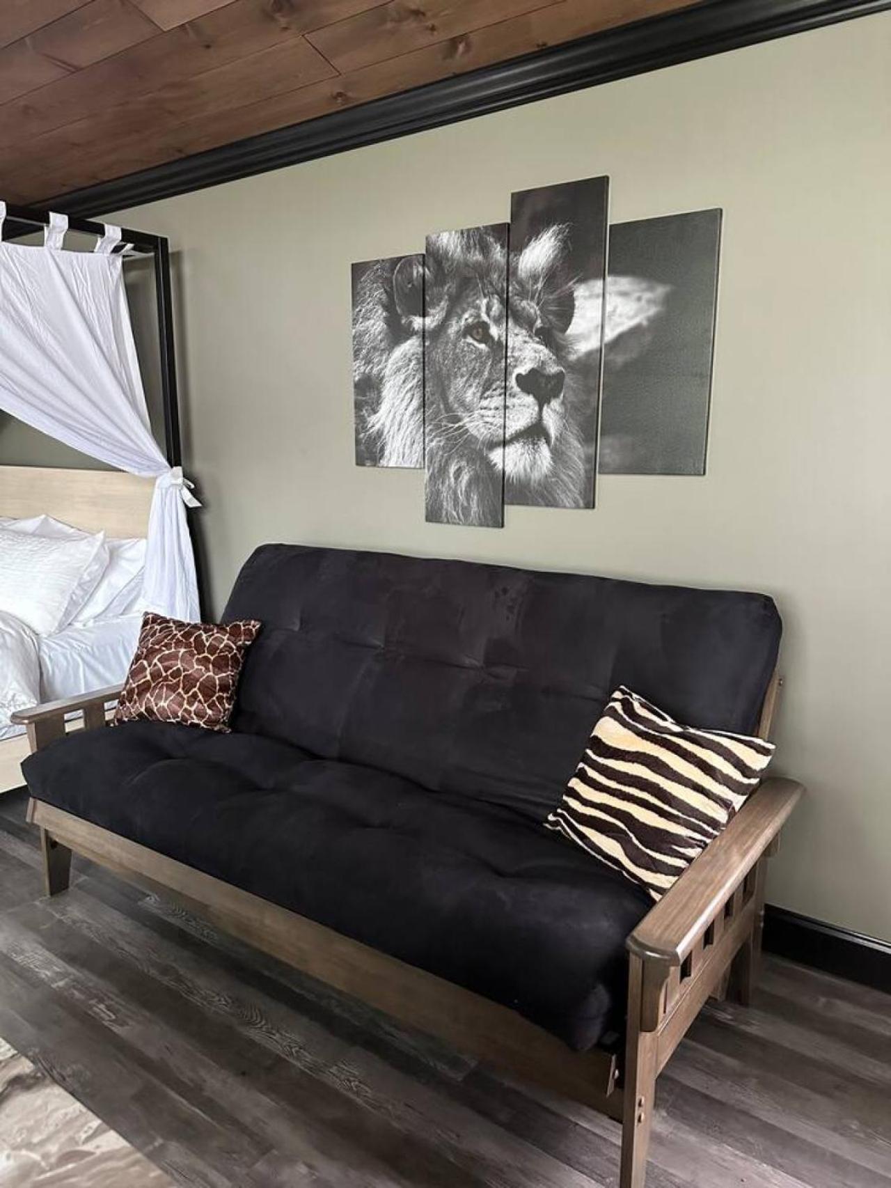 Big Cat Bungalows At The Haven - Lion 2 Canastota Exterior photo